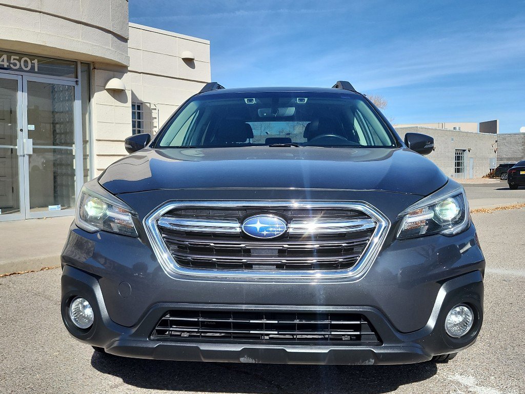 Used 2018 Subaru Outback 3.6R Limited image 2