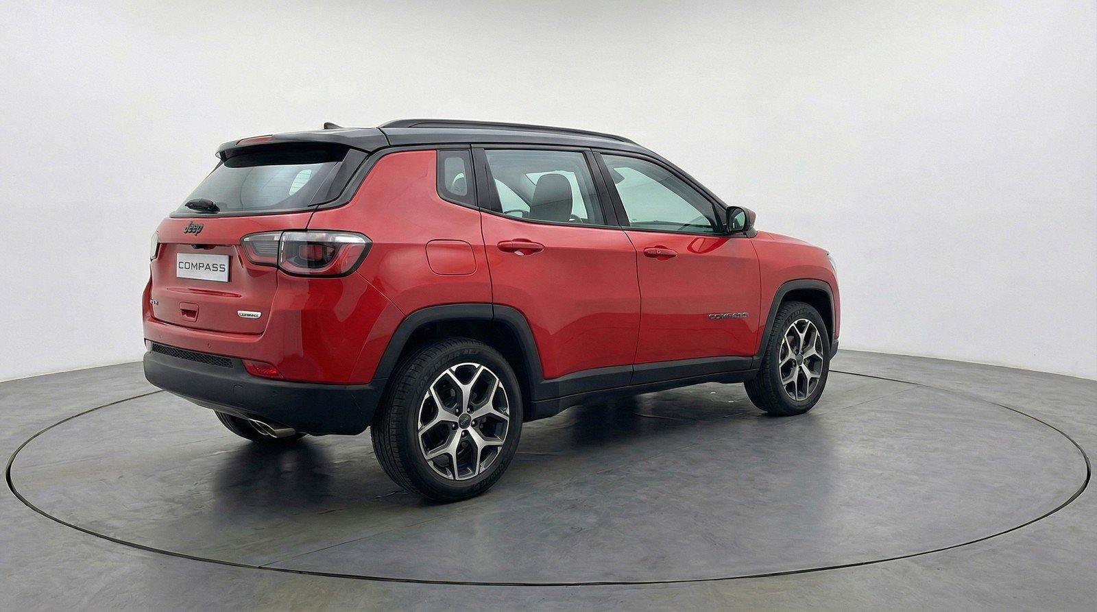 Used 2025 Jeep Compass Limited AWD/4WD image 9