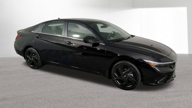 New 2026 Hyundai Elantra SEL Sport Premium FWD image 2