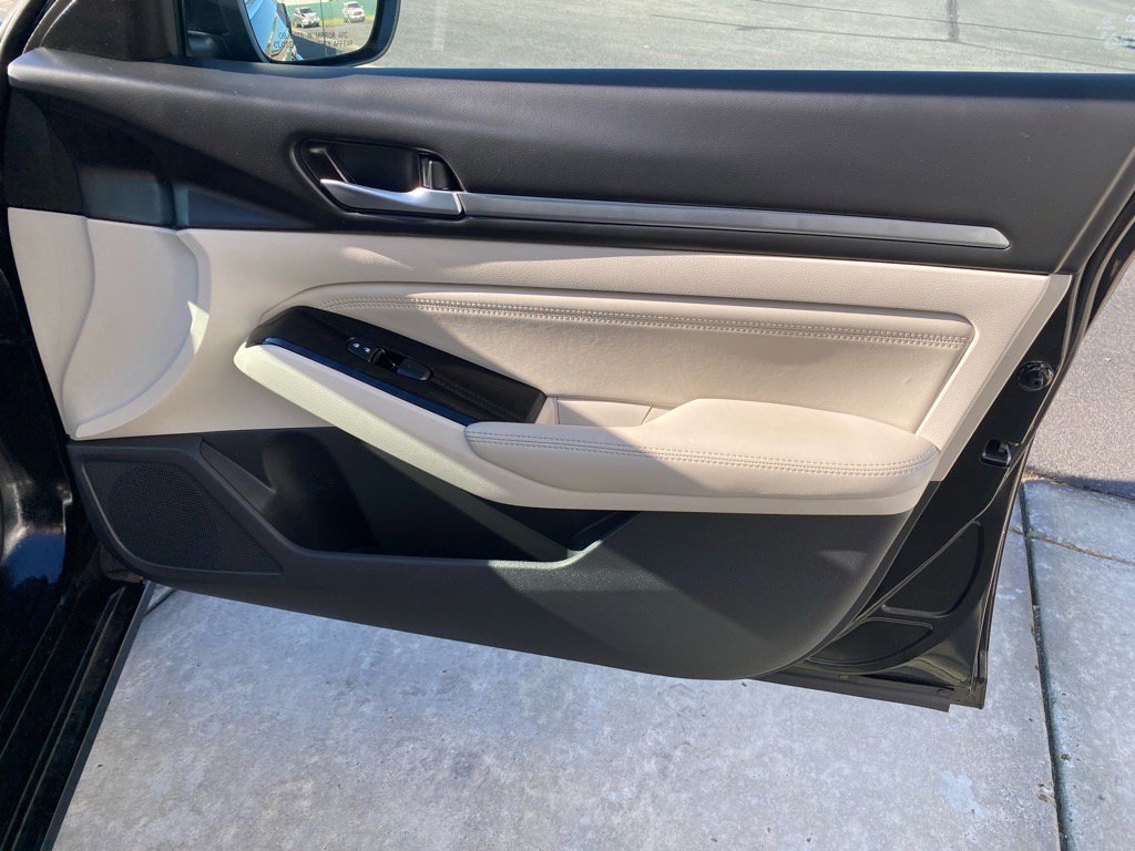 Used 2023 Nissan Altima 2.5 SV w/ SV Premium Package image 39