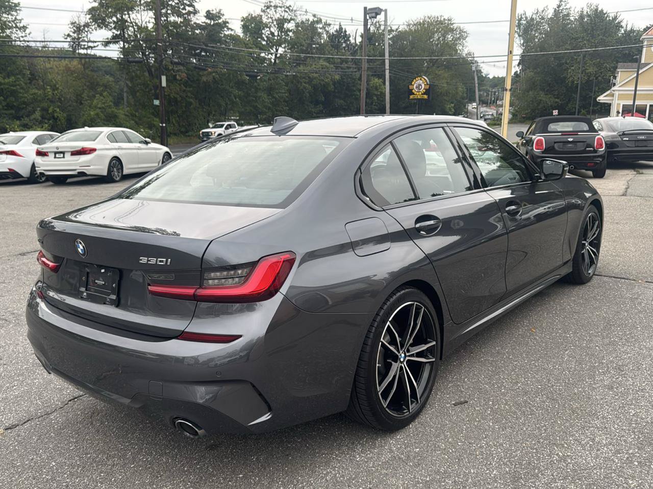 Used 2019 BMW 330i xDrive Sedan w/ M Sport Package AWD/4WD image 8