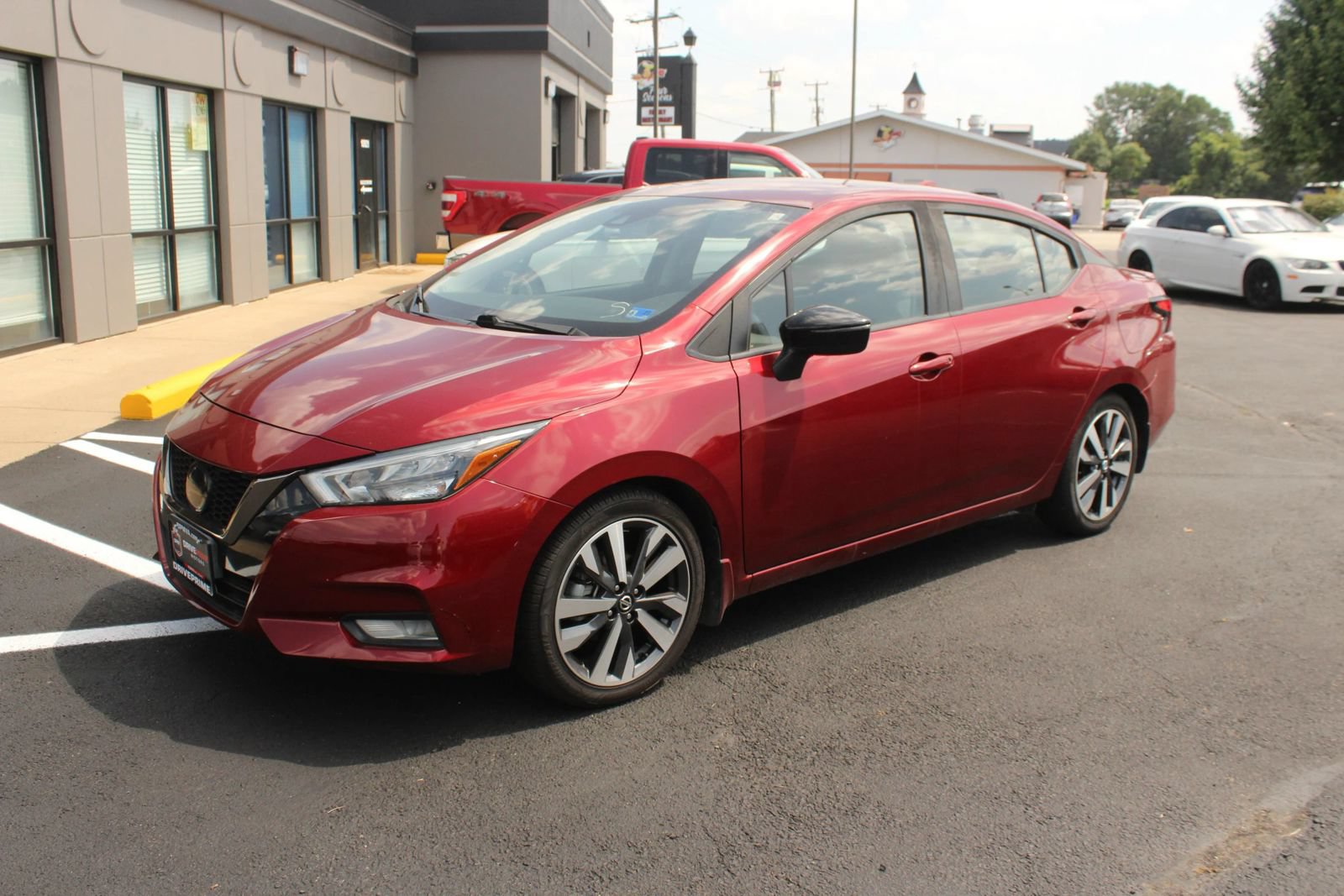 Used 2020 Nissan Versa SR FWD image 1