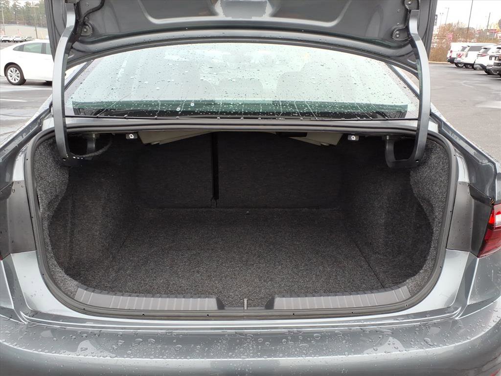 Used 2024 Volkswagen Jetta SE image 20