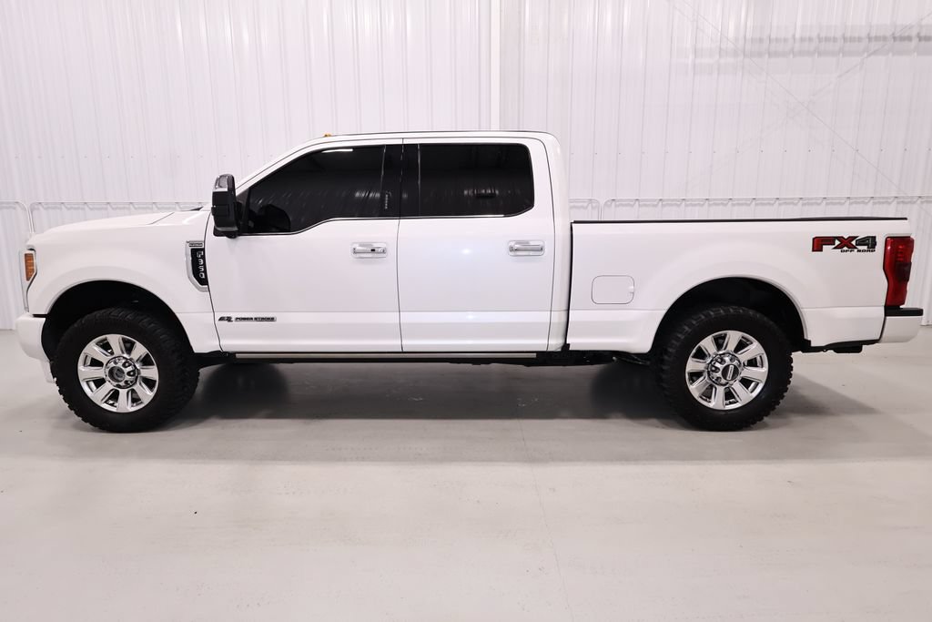 Certified 2017 Ford F350 Platinum w/ Platinum Ultimate Package AWD/4WD image 6