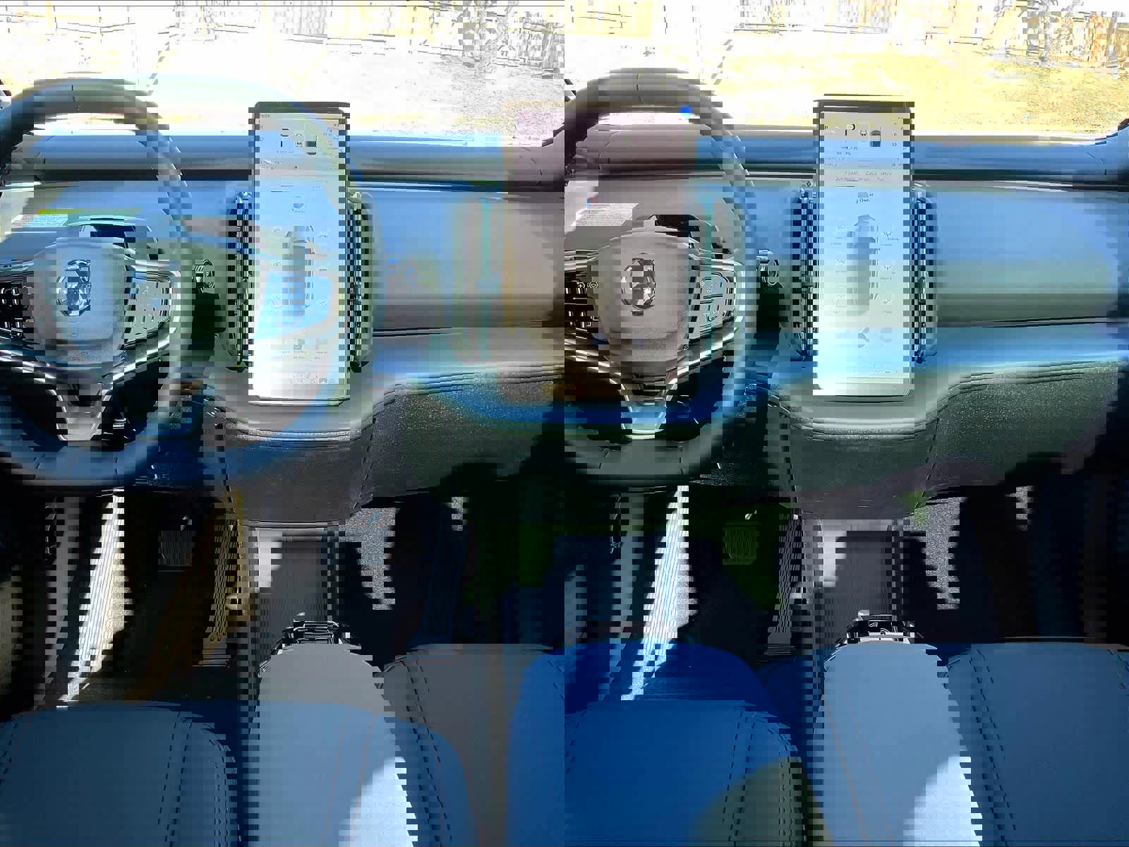 New 2026 Volvo EX30 Cross Country Ultra w/ Protection Package Premier AWD/4WD image 9