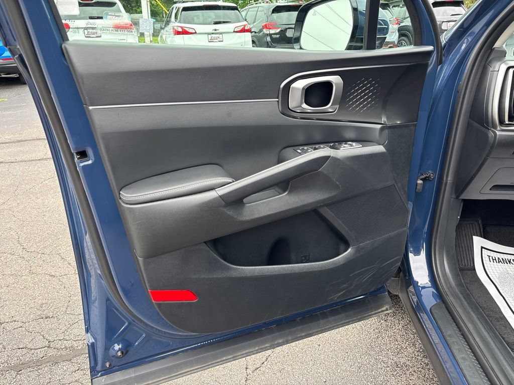 Certified 2025 Kia Sorento S AWD/4WD image 24