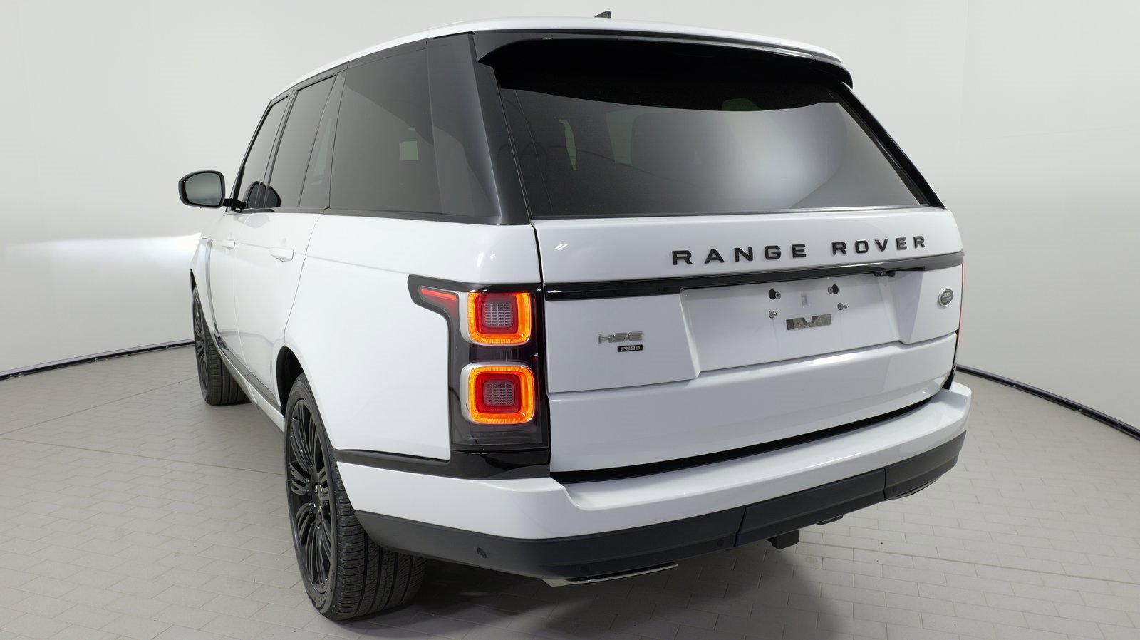Used 2022 Land Rover Range Rover Westminster Edition image 12