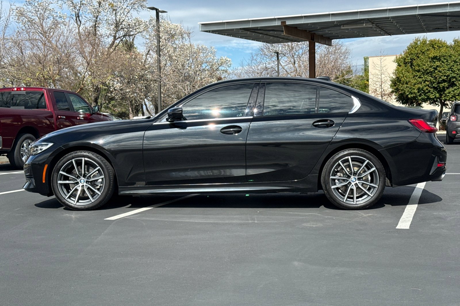 Used 2019 BMW 330i Sedan w/ Driving Assistance Package image 8
