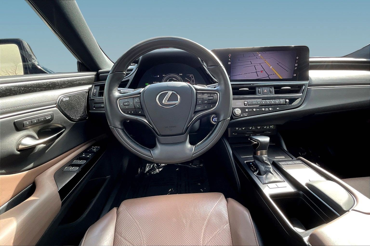 Used 2022 Lexus ES 300h w/ Accessory Package FWD image 8