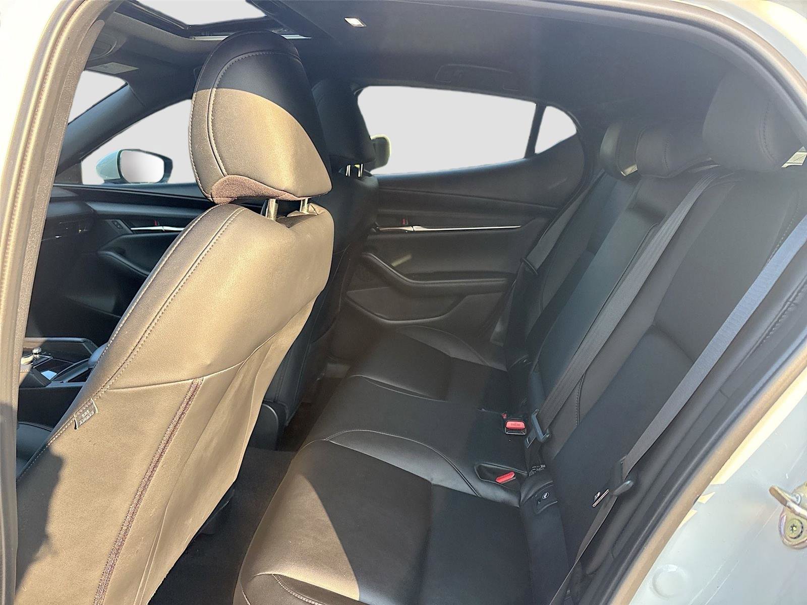 Used 2023 MAZDA MAZDA3 s image 28