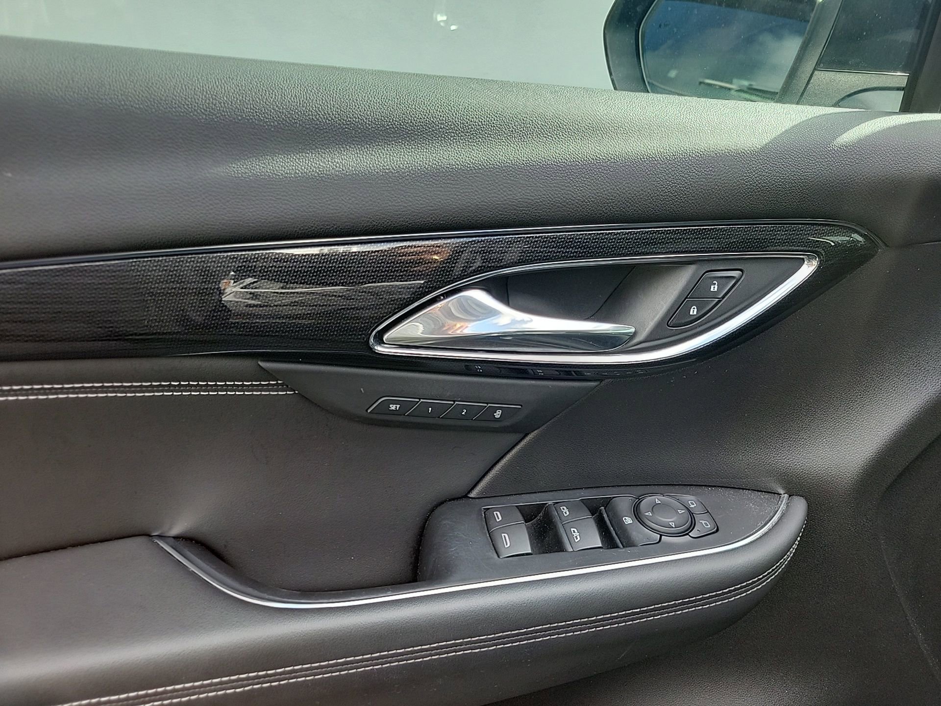 Used 2023 Buick Envision Essence image 23