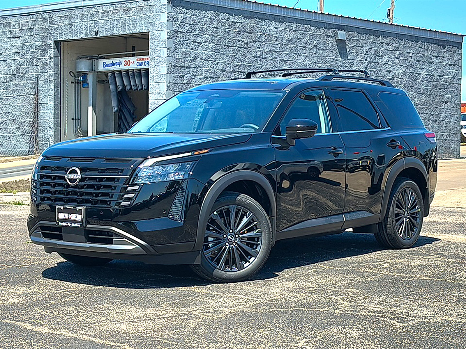 New 2026 Nissan Pathfinder SL w/ SL Premium Package FWD image 2