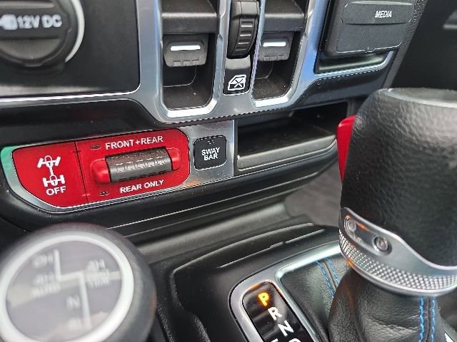 Used 2023 Jeep Wrangler Unlimited Rubicon 4xe w/ Cold Weather Group AWD/4WD image 32