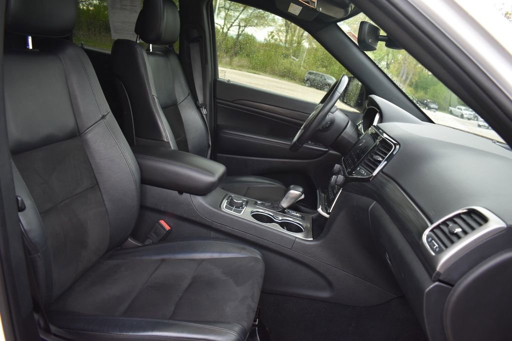 Used 2022 Jeep Grand Cherokee Laredo X AWD/4WD image 17