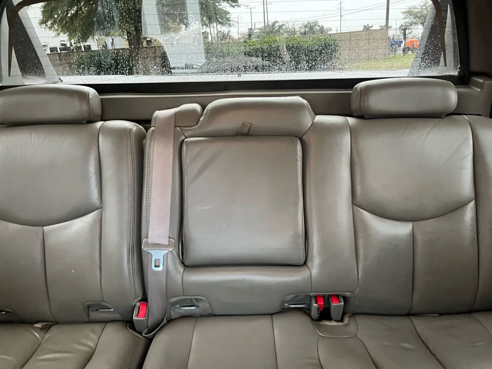 Used 2005 Chevrolet Avalanche Z66 w/ Preferred Equipment Group RWD image 29