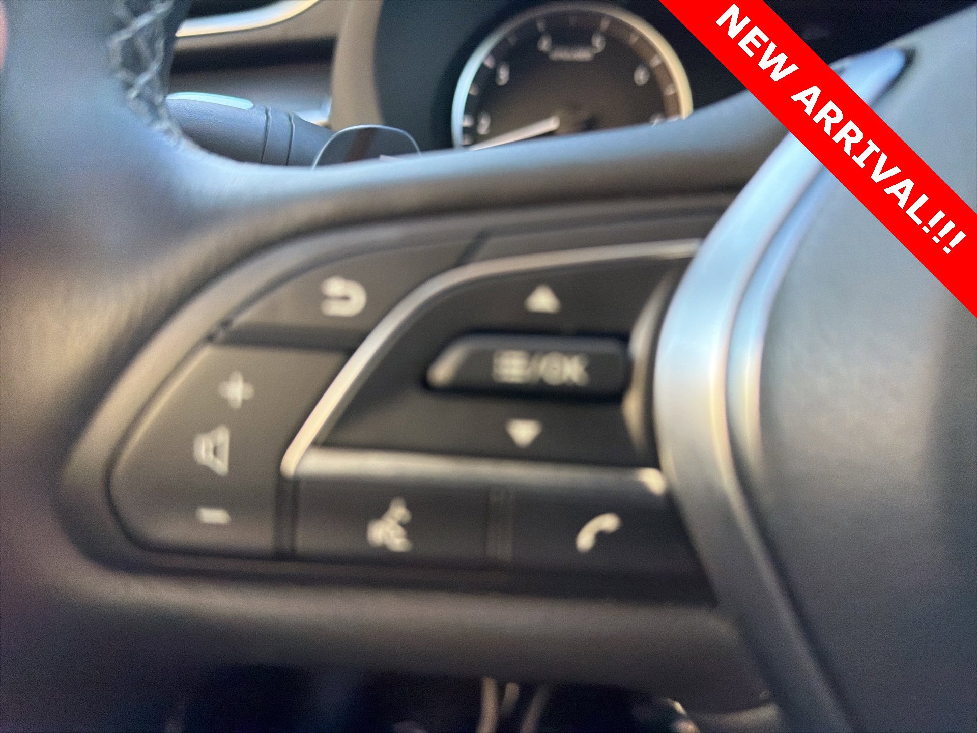 Used 2025 INFINITI QX50 Pure image 12