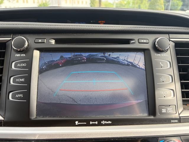 Used 2019 Toyota Highlander SE w/ Nightshade Edition image 3