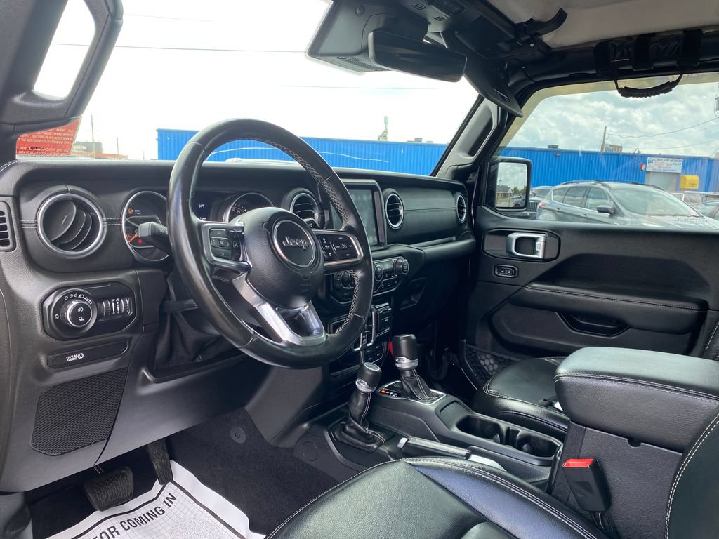 Used 2020 Jeep Gladiator Overland w/ Dual Top Group AWD/4WD image 10