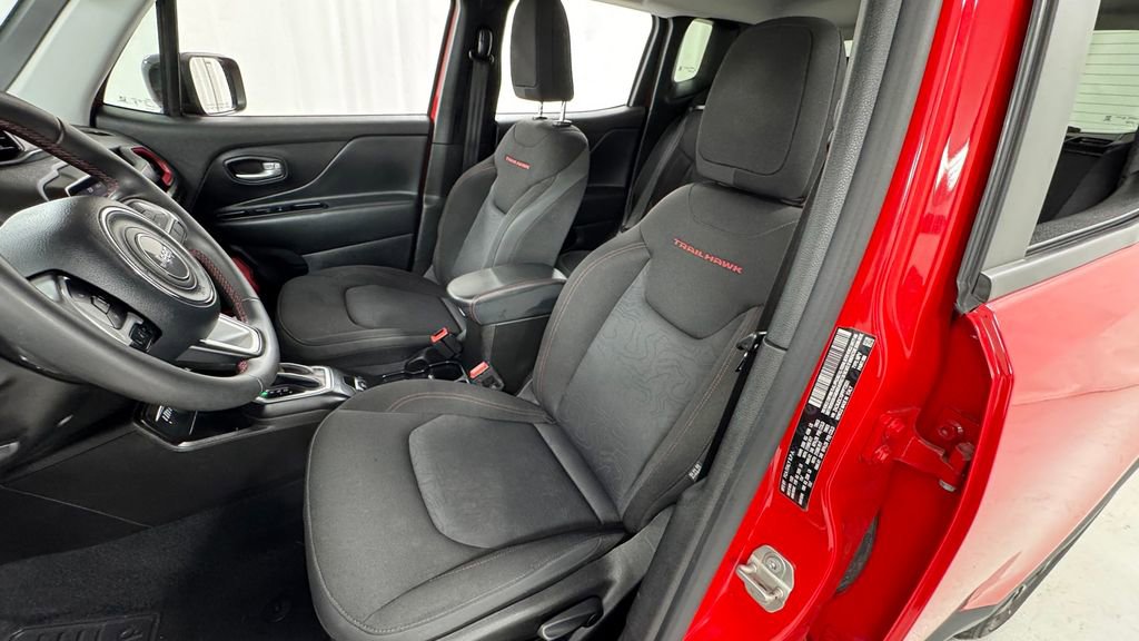 Used 2023 Jeep Renegade Trailhawk AWD/4WD image 10