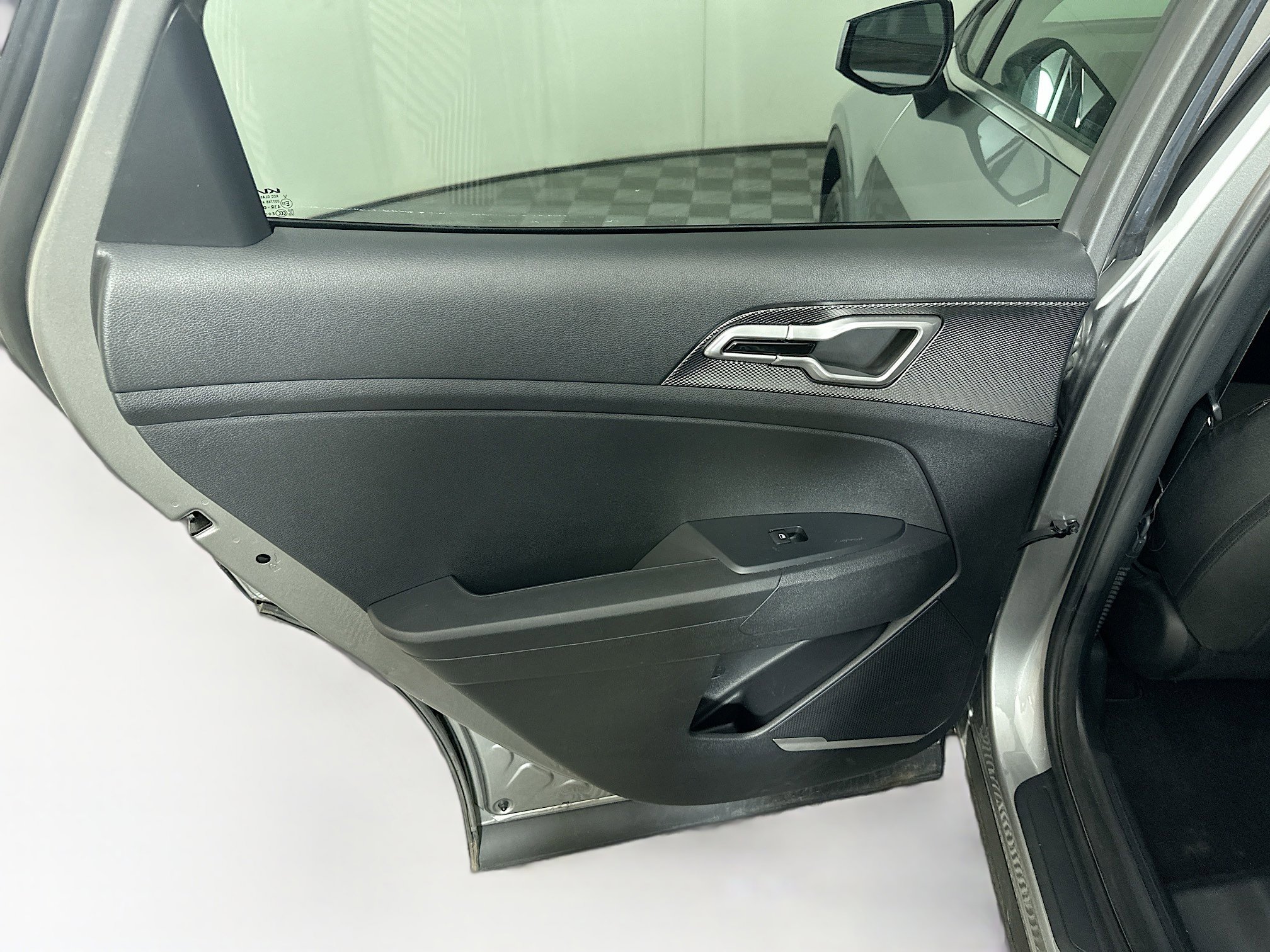 Used 2025 Kia Sportage LX image 25