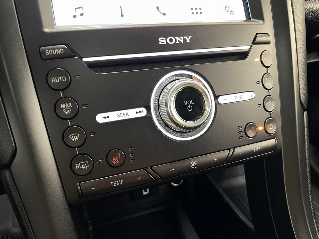 Used 2017 Ford Fusion Titanium FWD image 10