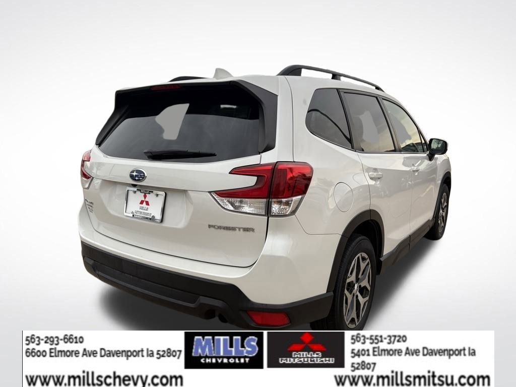 Used 2021 Subaru Forester Premium AWD/4WD image 7