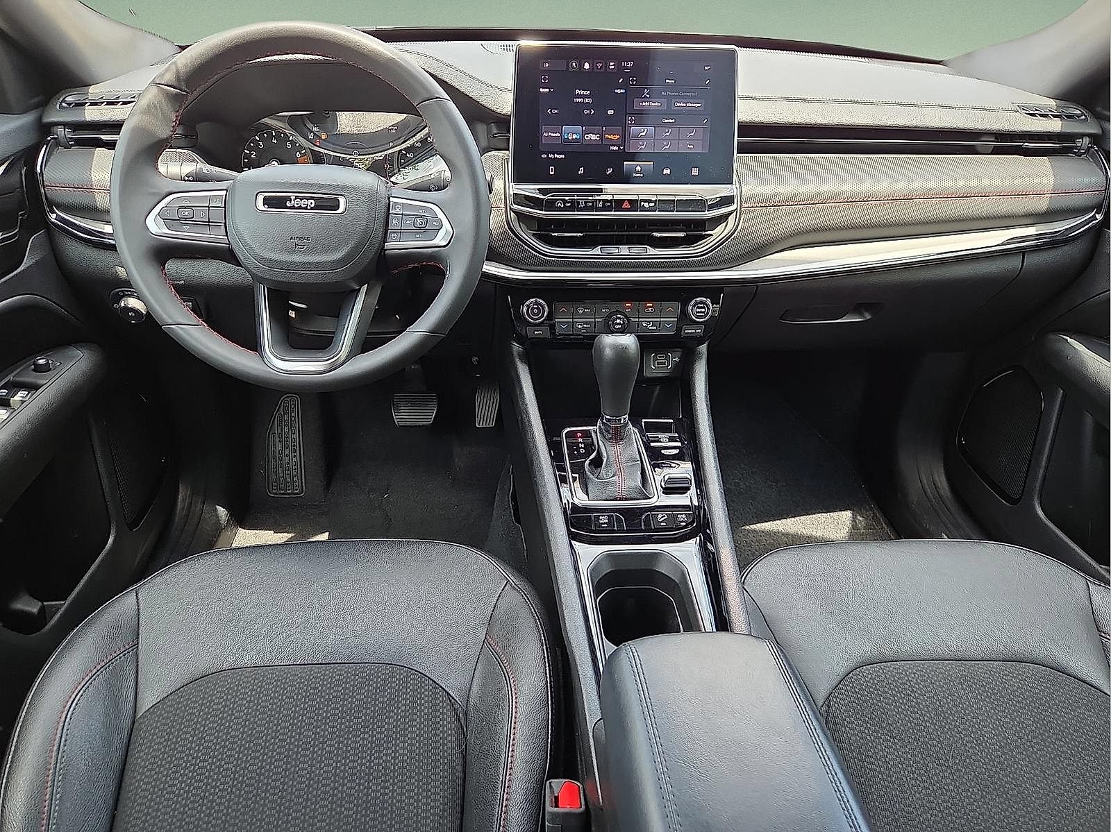 Used 2025 Jeep Compass Trailhawk AWD/4WD image 11