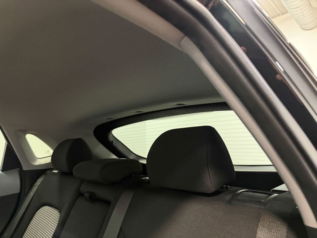 Used 2021 Hyundai Kona SEL Plus AWD/4WD image 9