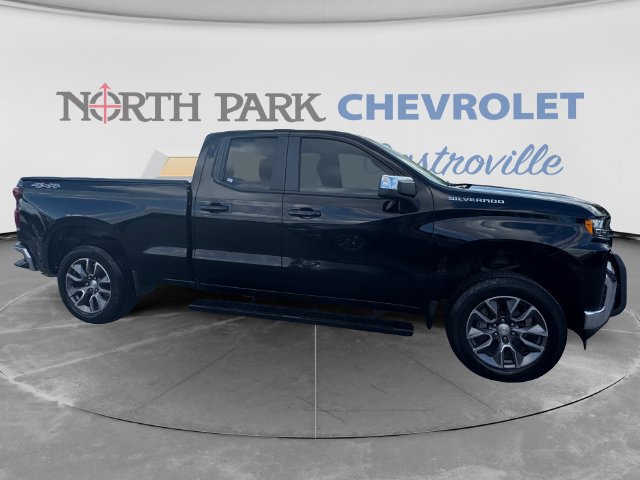 Used 2020 Chevrolet Silverado 1500 LT w/ Trailering Package AWD/4WD image 2