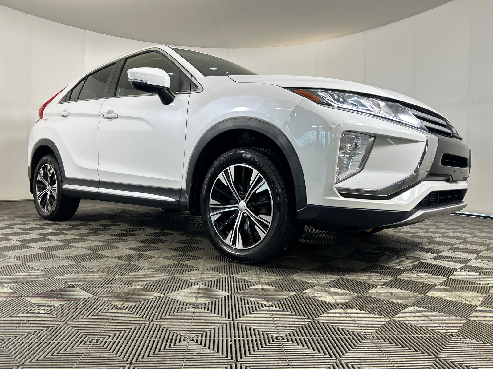 Used 2018 Mitsubishi Eclipse Cross SEL AWD/4WD image 1