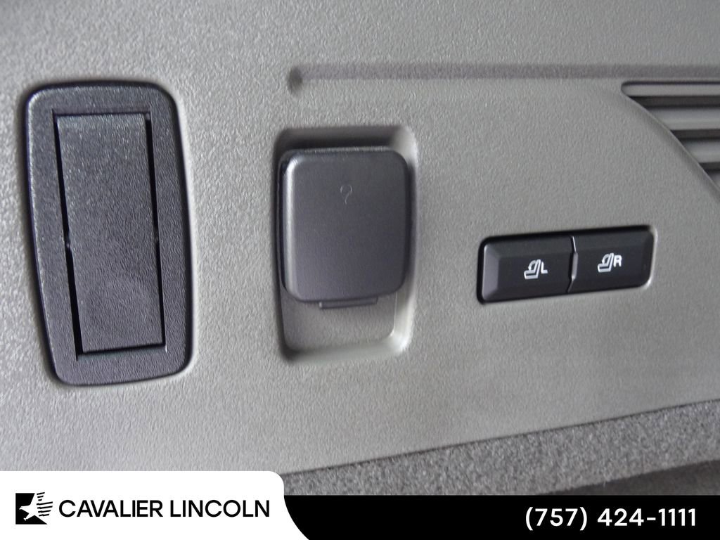 Certified 2025 Lincoln Nautilus Premier image 10