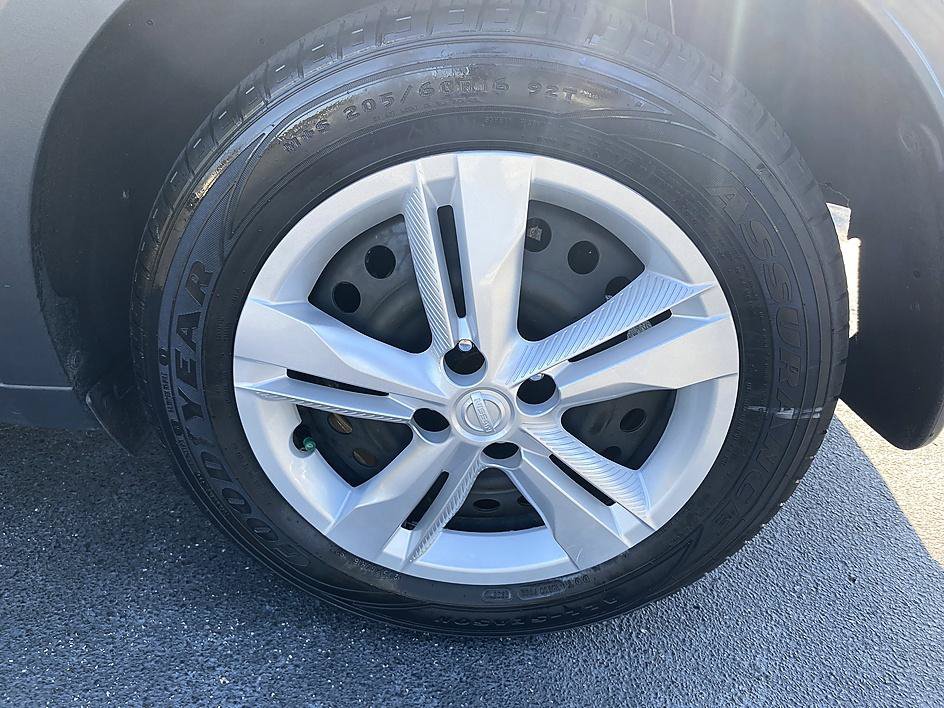 Used 2021 Nissan Kicks S FWD image 28
