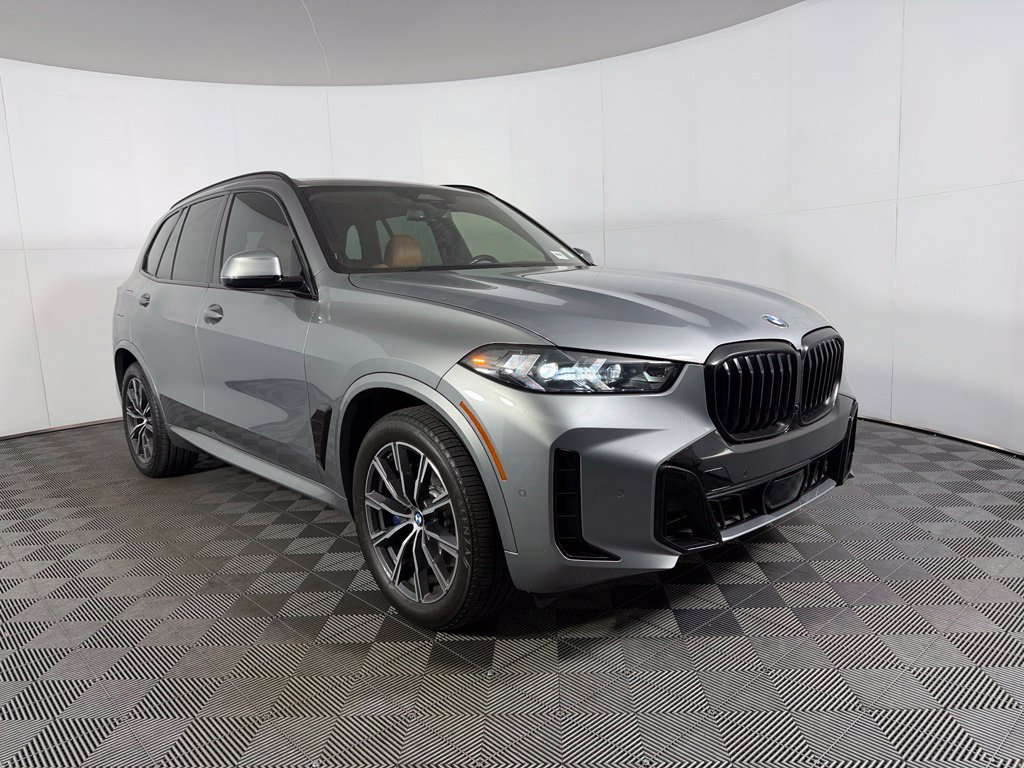 Used 2024 BMW X5 sDrive40i w/ M Sport Package RWD image 2