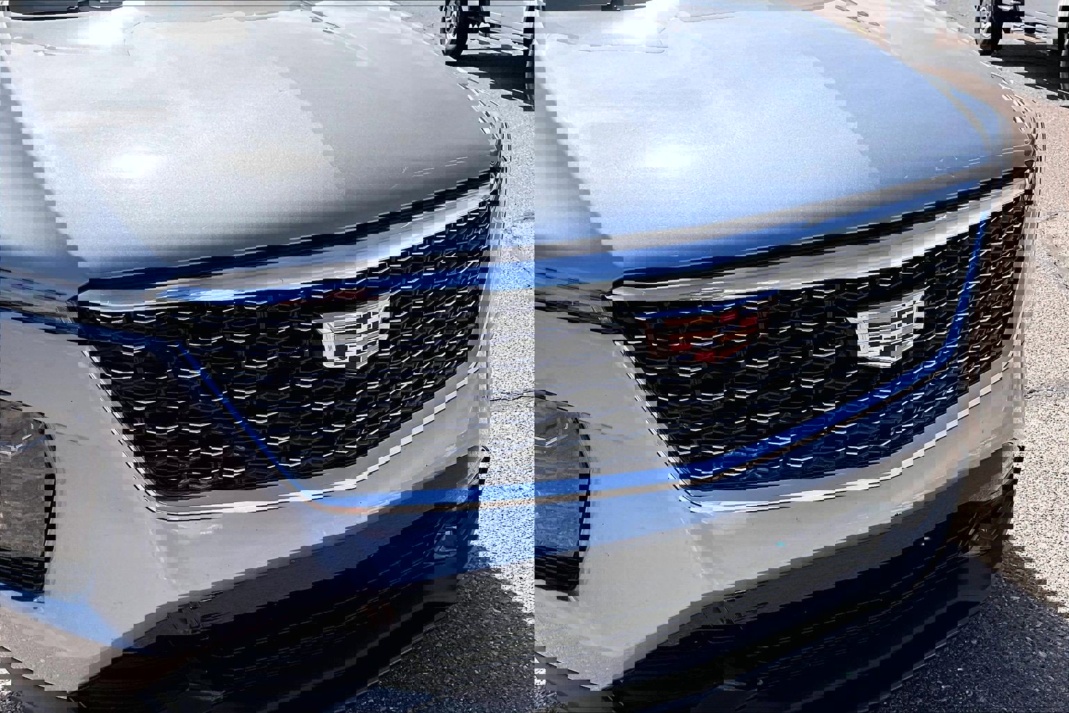 Used 2024 Cadillac XT4 Premium Luxury image 33