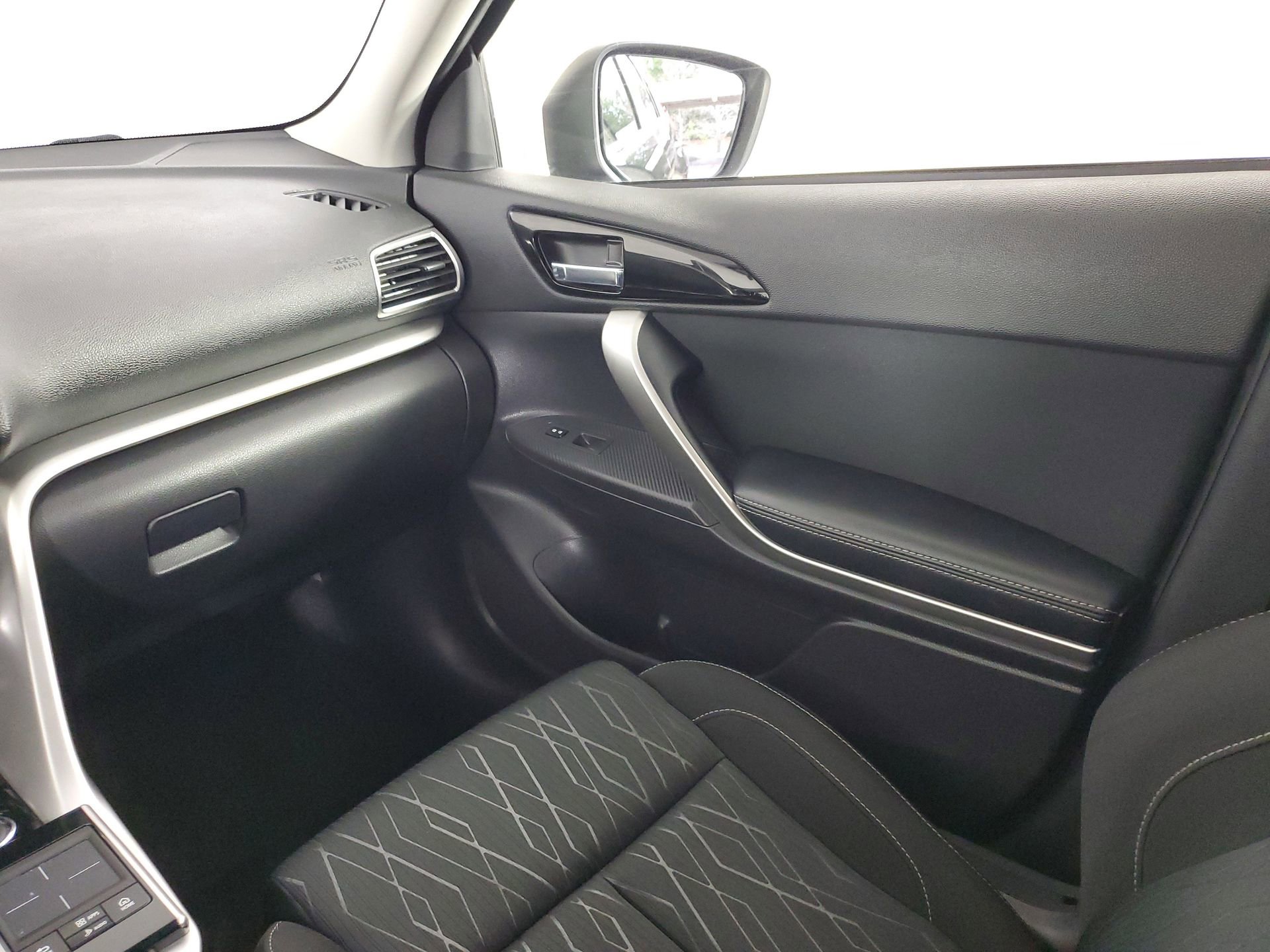 Used 2019 Mitsubishi Eclipse Cross SE image 43