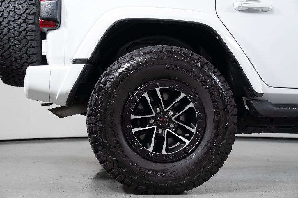 Used 2022 Jeep Wrangler Unlimited Sahara AWD/4WD image 7