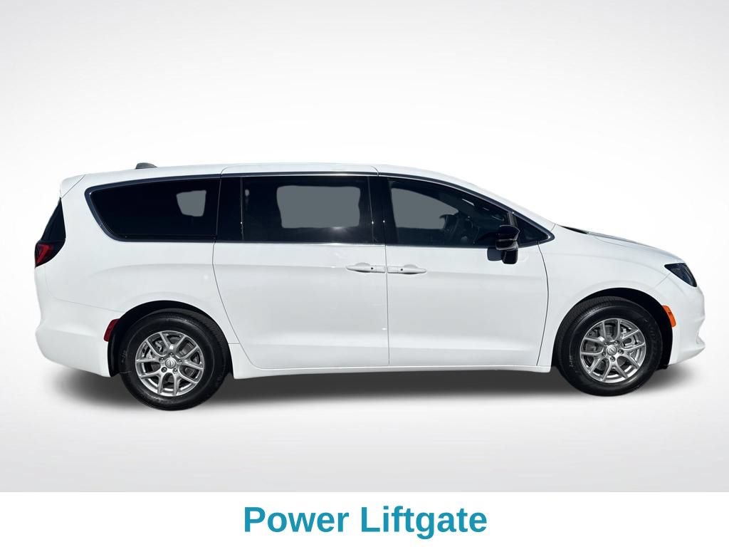 New 2026 Chrysler Voyager LX FWD image 7