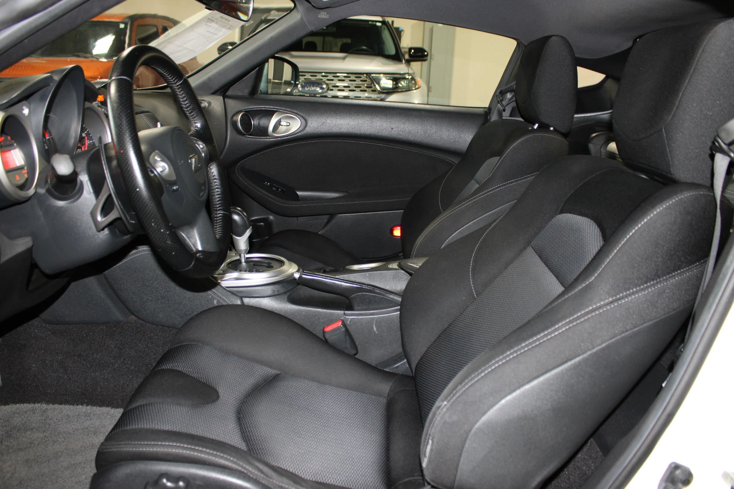 Used 2011 Nissan 370Z Coupe RWD image 20
