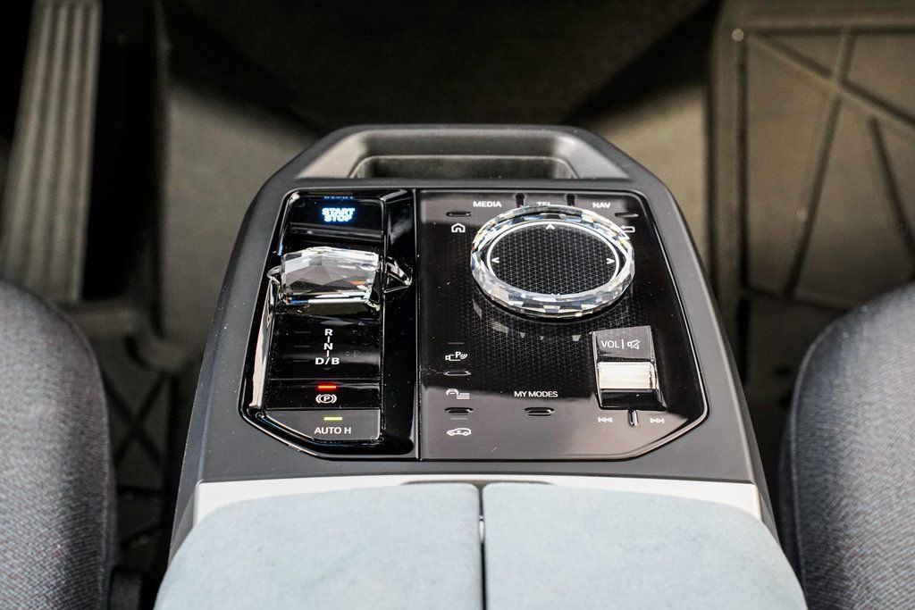 Used 2025 BMW iX M60 image 15