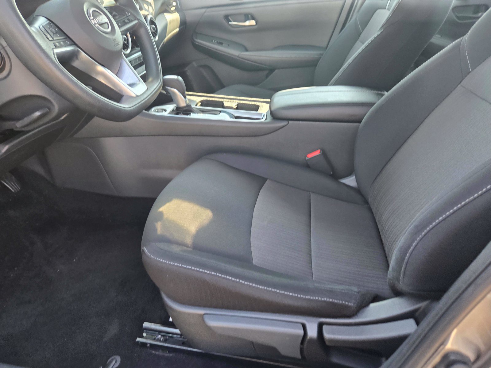 Used 2025 Nissan Sentra SV FWD image 10