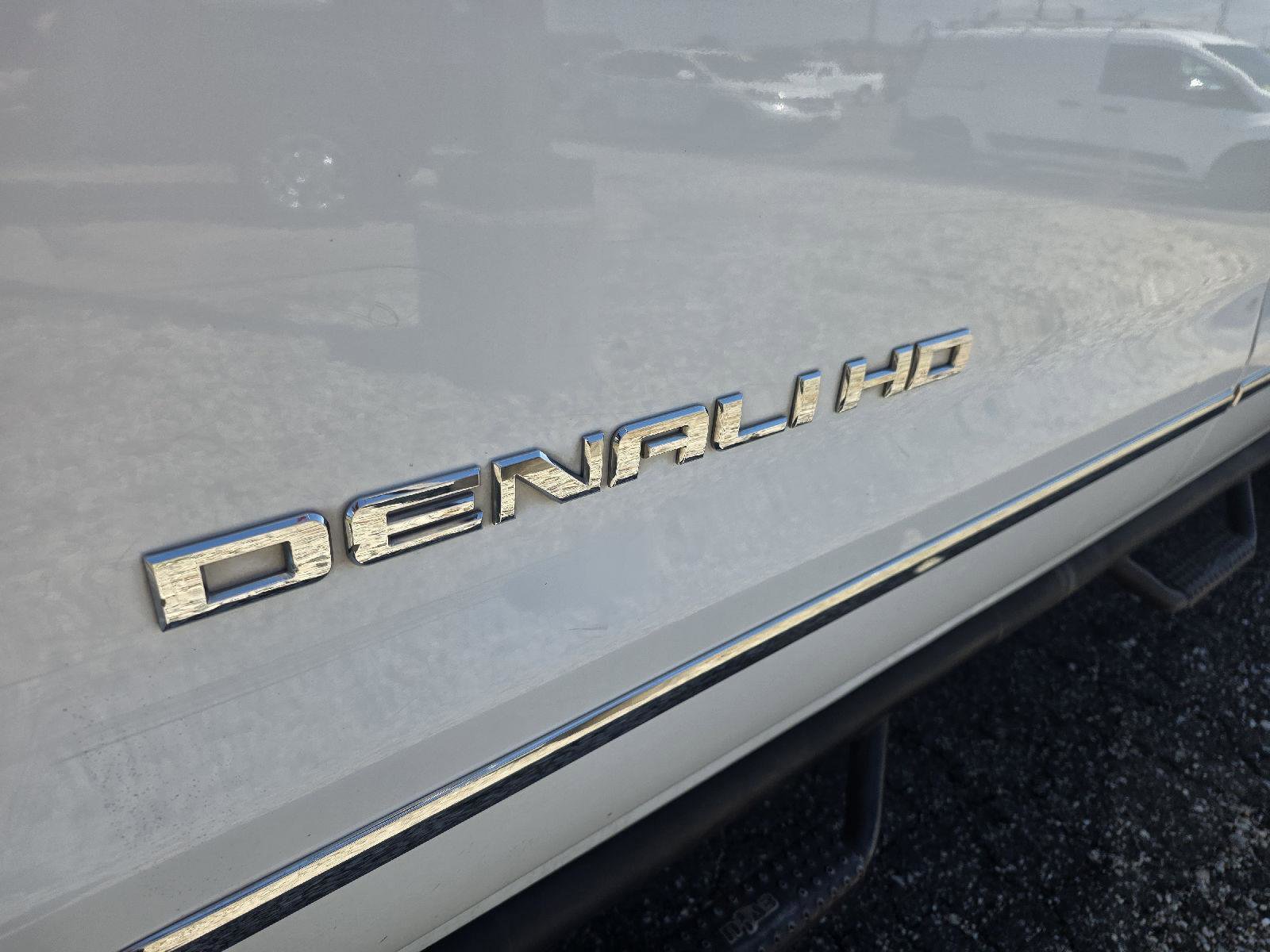 Used 2016 GMC Sierra 2500 Denali w/ Duramax Plus Package AWD/4WD image 6
