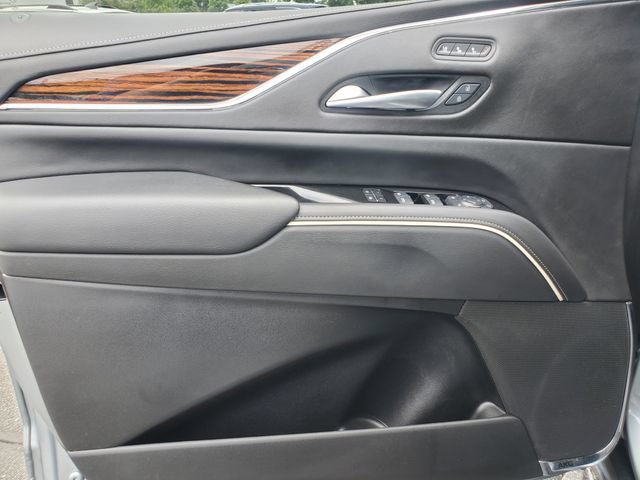 Used 2024 Cadillac Escalade Premium Luxury AWD/4WD image 11