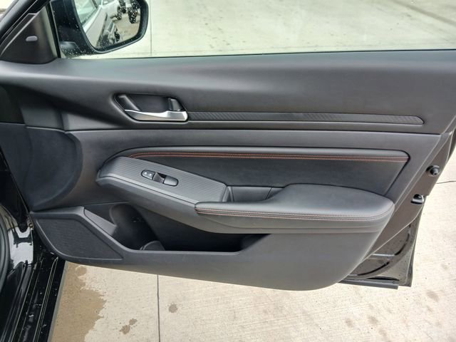 Used 2020 Nissan Altima 2.5 SR w/ Premium Package image 16