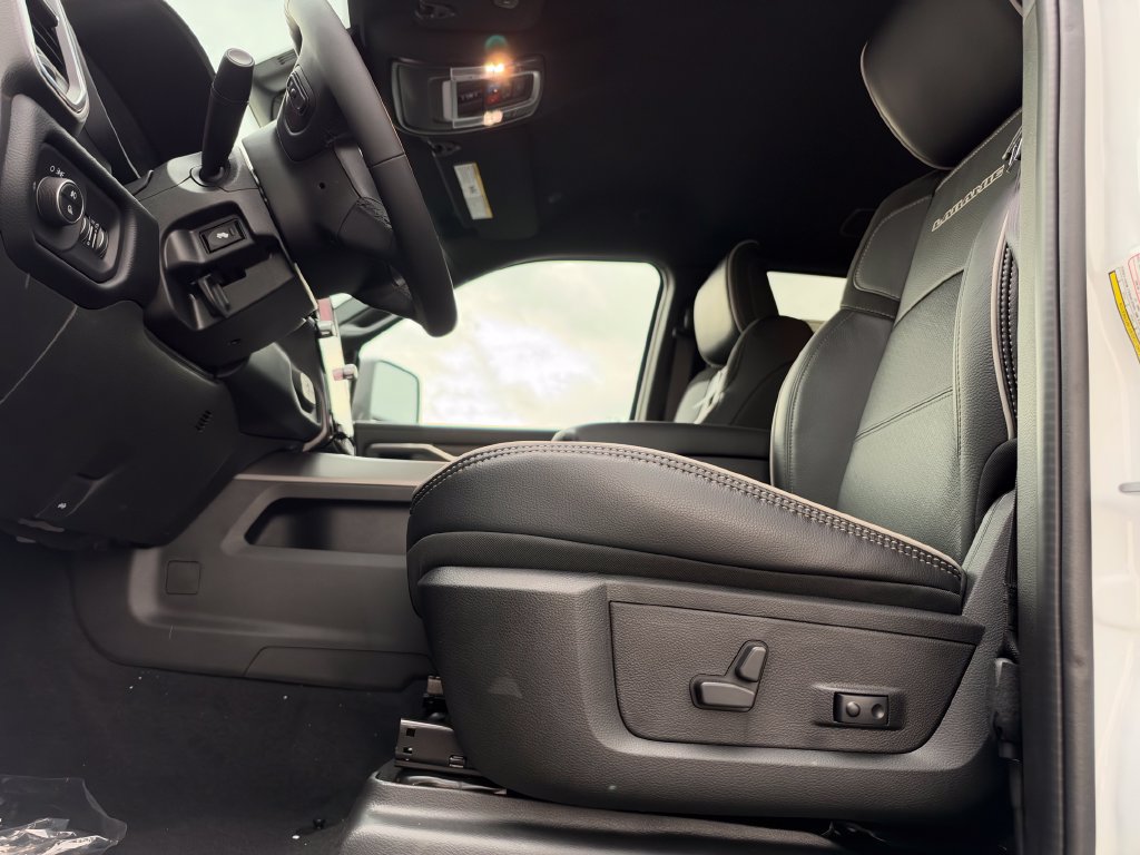 New 2027 RAM 2500 Laramie AWD/4WD image 17