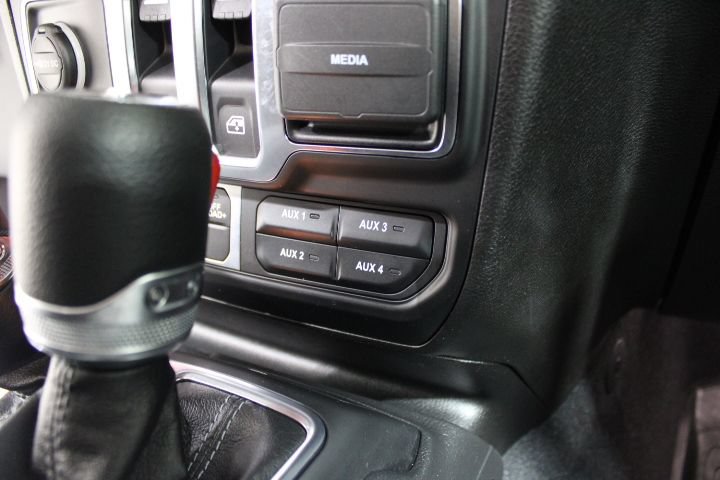 Used 2024 Jeep Wrangler Sport AWD/4WD image 46