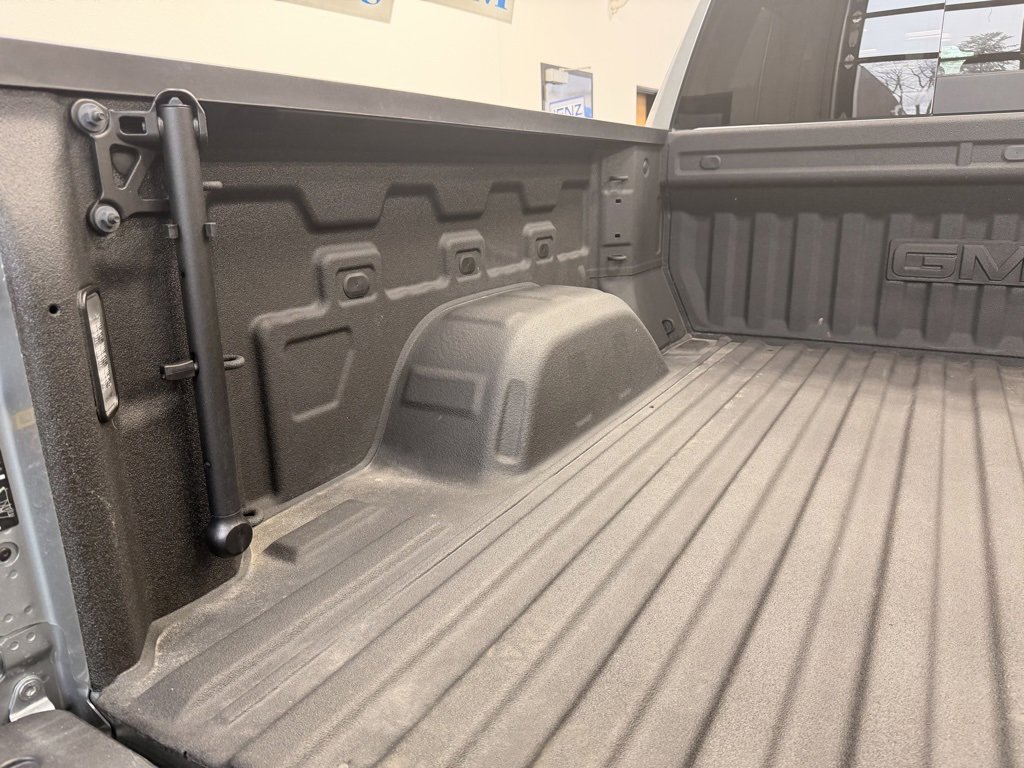 Used 2025 GMC Sierra 1500 AT4 w/ AT4 Premium Package image 9