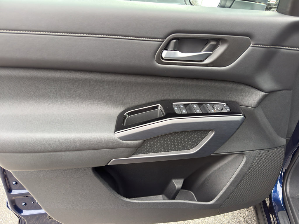 New 2026 Nissan Pathfinder SL image 13