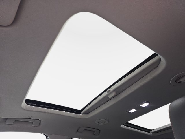 Used 2020 Chevrolet Traverse RS w/ LPO, Floor Liner Package AWD/4WD image 30