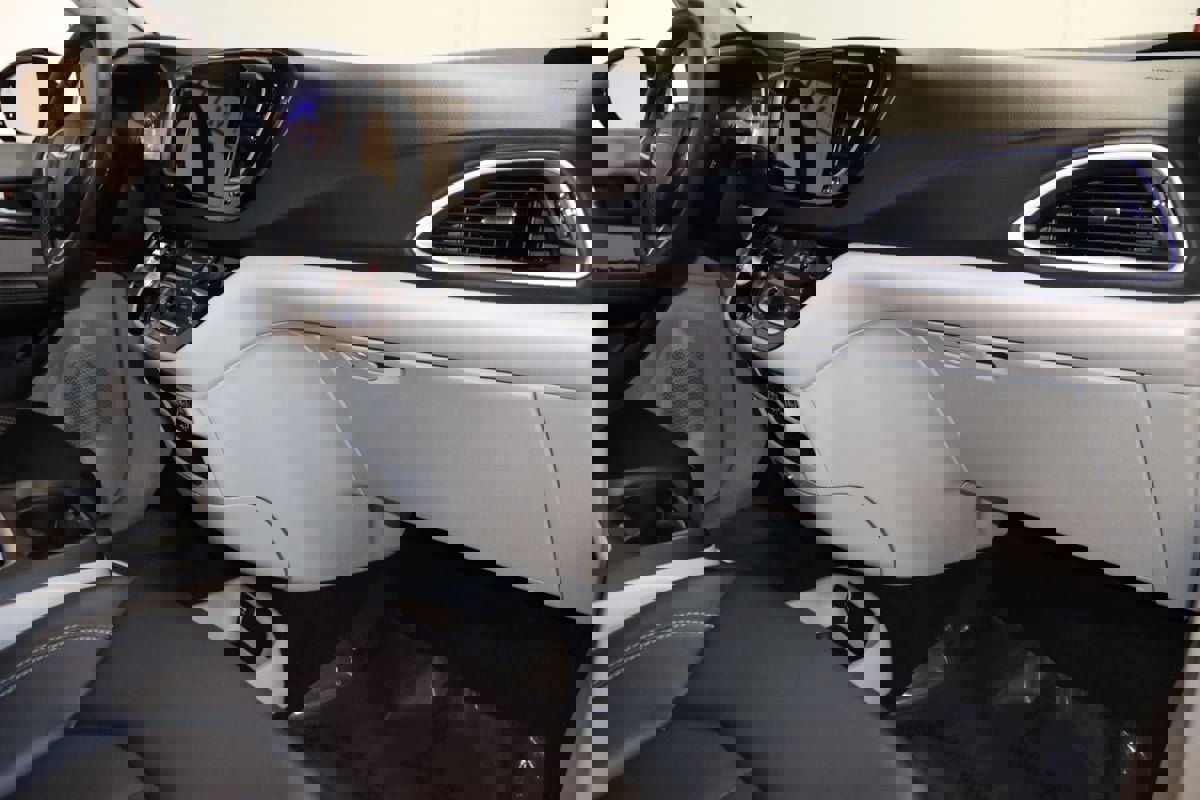 Used 2024 Chrysler Pacifica Touring-L image 56