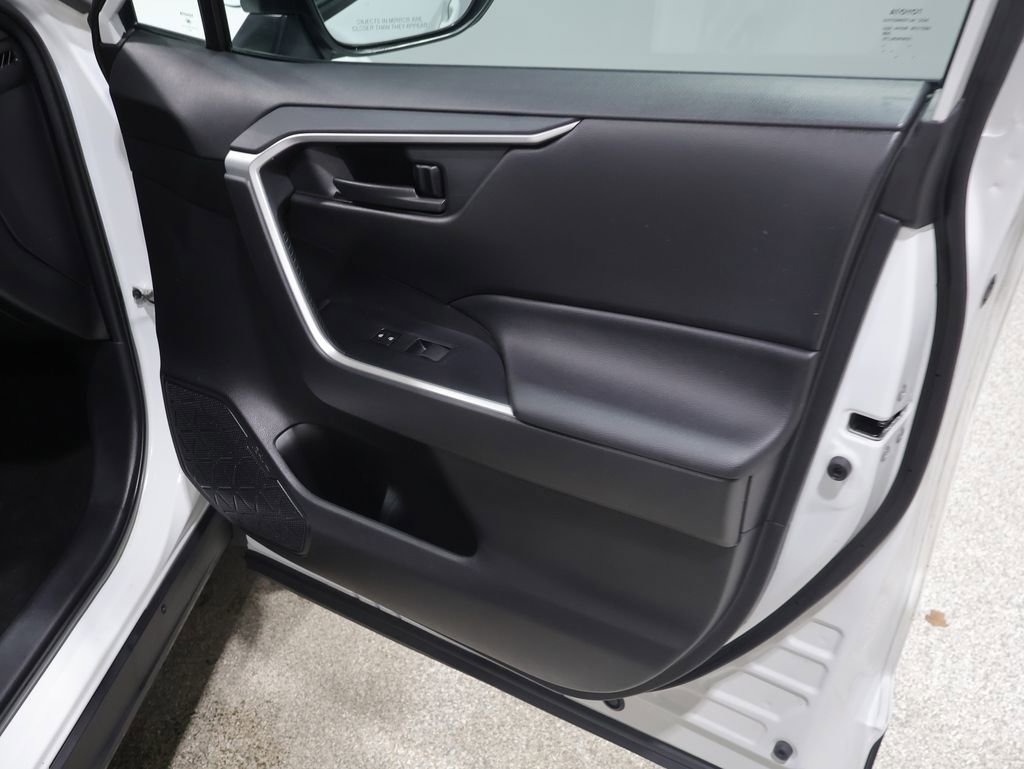 Used 2020 Toyota RAV4 LE w/ All Weather Liner Package AWD/4WD image 23